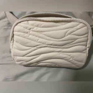 Lululemon Everywhere Belt Bag Quilted Canada Canadian Olympics Cream